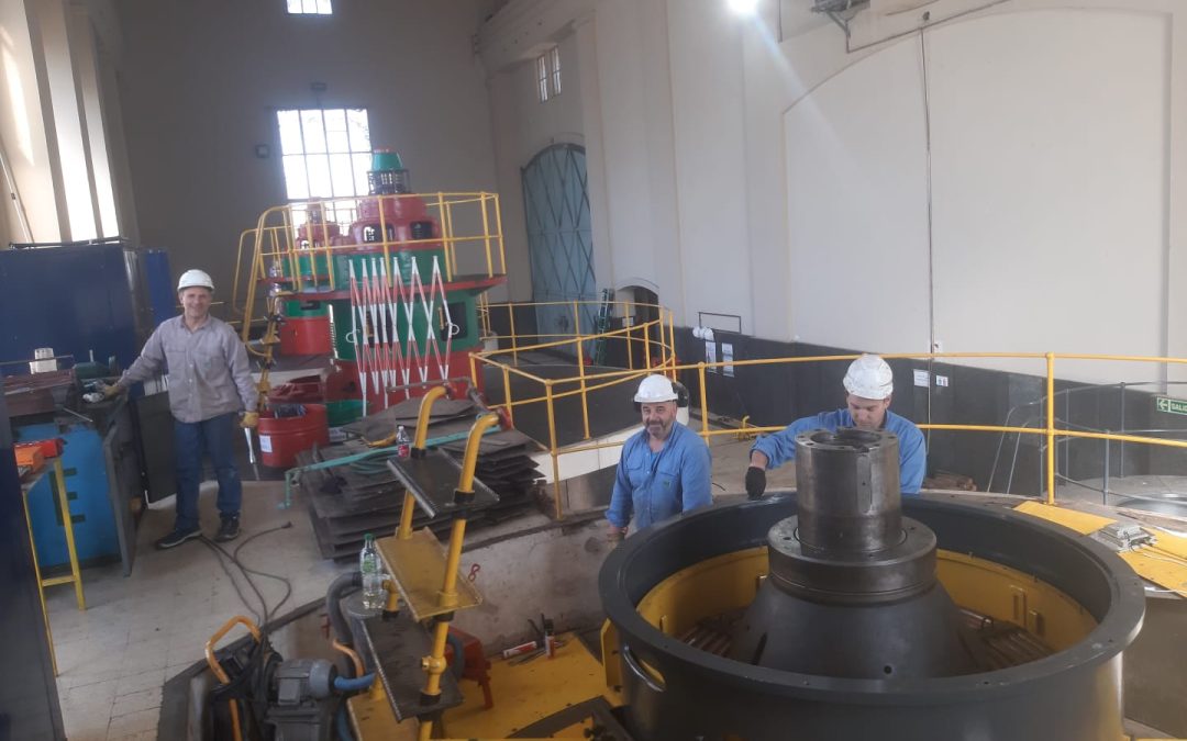 Trabajos de mantenimiento y montaje en la Central Cassaffousth