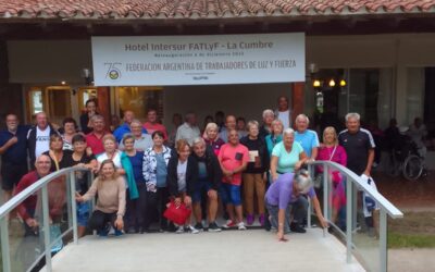 Jubilados y jubiladas de vacaciones en La Cumbre y Mar del Plata