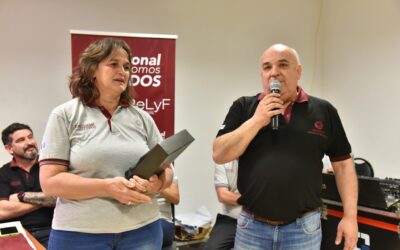 Alejandra Carrillo recibió un reconocimiento por su militancia sindical