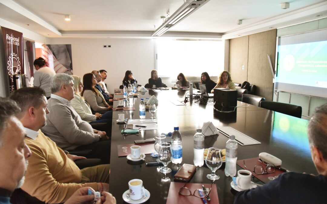 Formación de Formadores: un curso para docentes e instructores